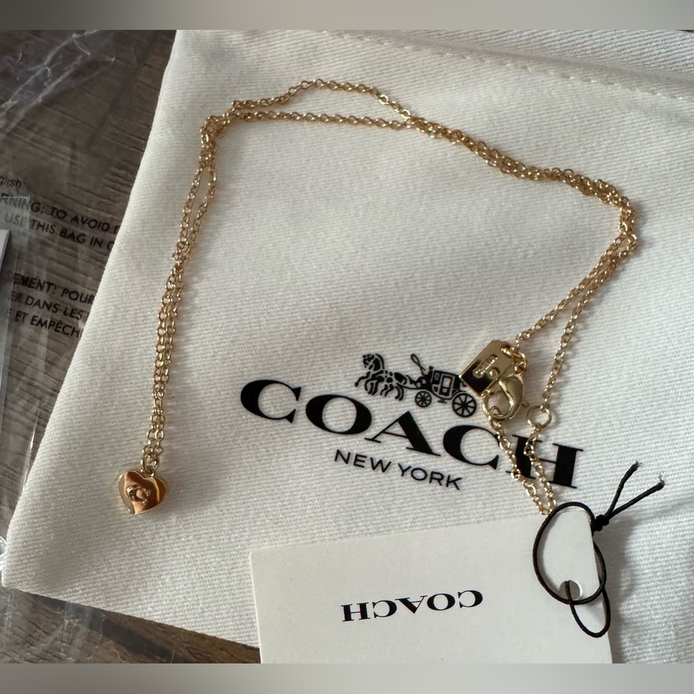 COACH-NWT Gold Tone Dainty Heart Pendant & Chain - Picture 8 of 10